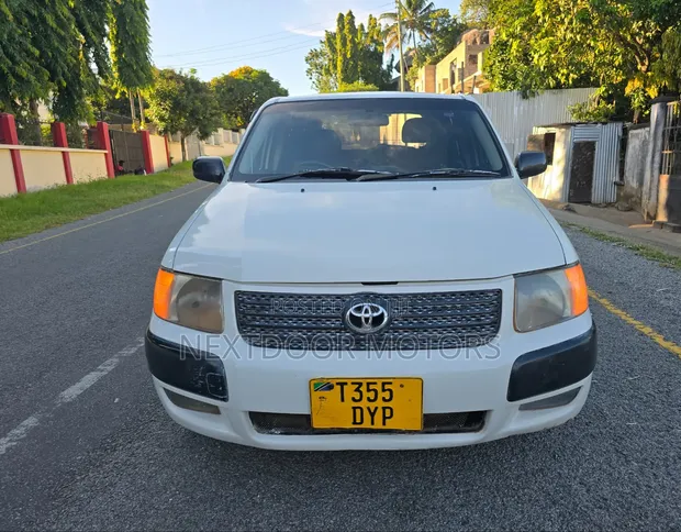 Toyota Succeed 2004 - Pearl White - 1