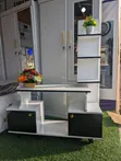 Wood-Mode TV Stand - Nyeusi na Nyeupe - 1