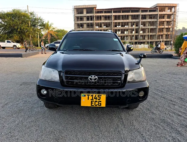 Toyota Kluger 2005 Nyeusi - 1