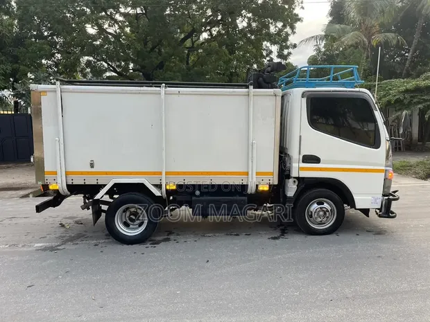 Mitsubishi Canter Freezer Truck - 1