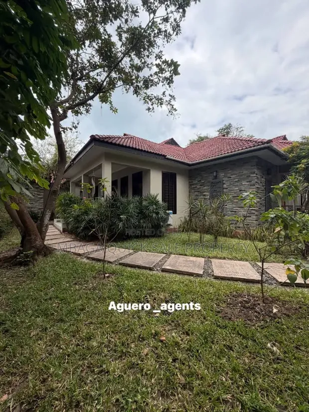 Furnished 4-Bedroom Villa for Rent in Oyster Bay - 1