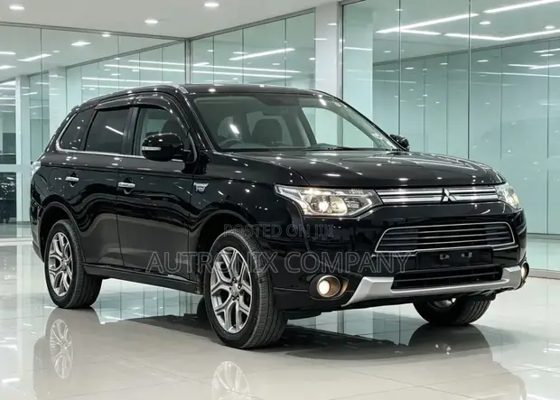 Mitsubishi Outlander PHEV 2015 - 1