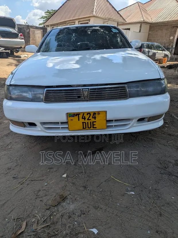 Toyota Cresta 2002 White - 1