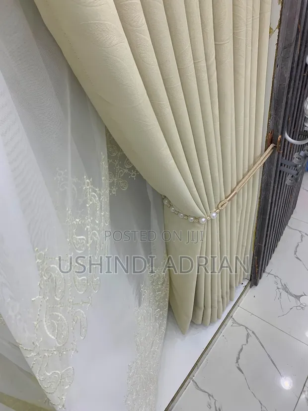 Modern Curtain Set - 3 Pieces - 1