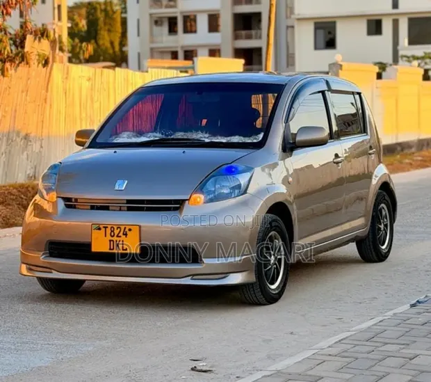 Toyota Passo 2005 Kijivu - 1