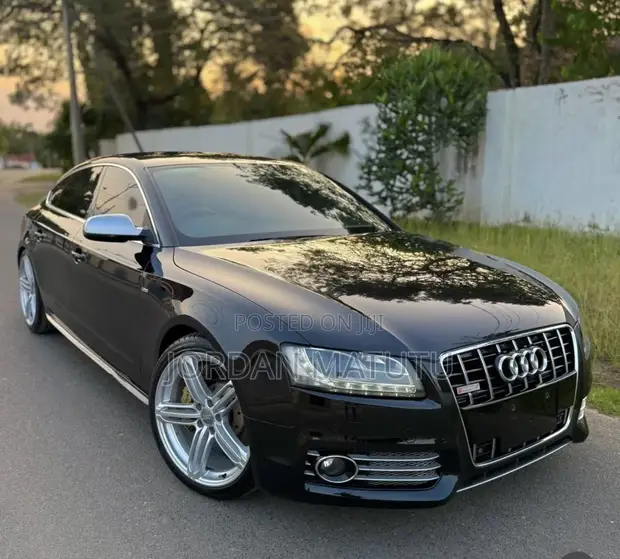 Audi A5 2010 Black - 1