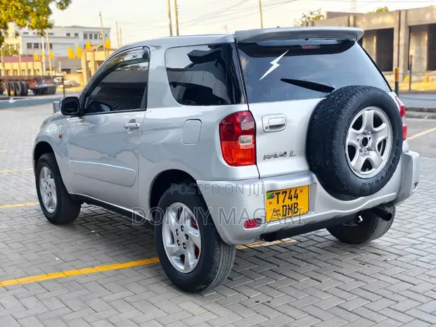 Toyota RAV4 2005 Silver - 1