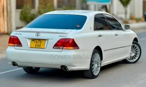 Toyota Crown Athlete 2006 White