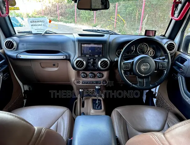 Jeep Wrangler 2017 White - 1