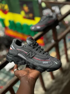 New Balance 1000 Sneakers