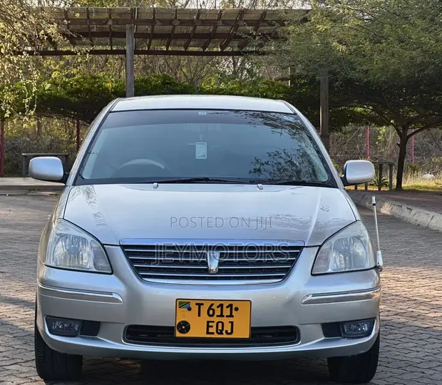 Toyota Premio 2004 Silver - 1