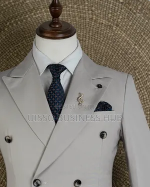 Classic One Suit - Mario Casas
