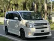 Toyota Noah 2009 White - 5
