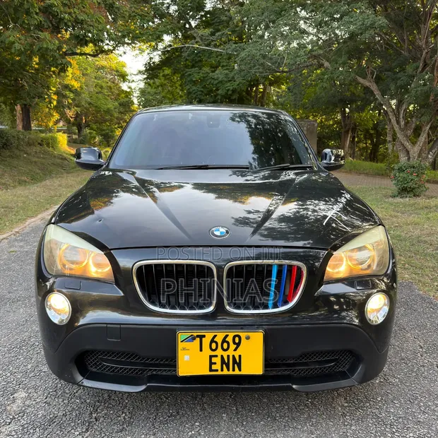 BMW X1 2012 Black - 1