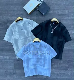 T-Shirt za Kiume za Urban Outfitters Classic