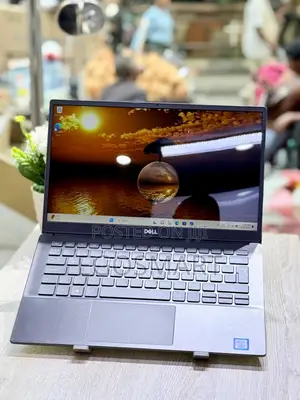 Dell Vostro 13 5390 Laptop: Intel Core i5, 8GB RAM, 256GB SSD