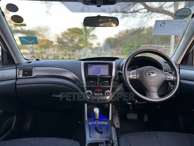 Subaru Forester 2.0D X 2011 Silver - 1