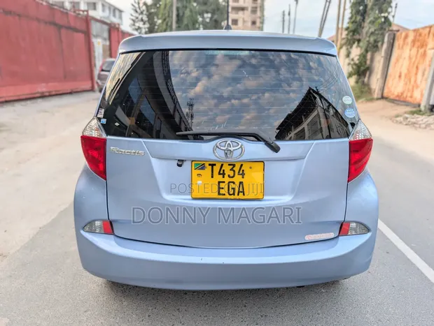 Toyota Ractis 2013 Blue - 1