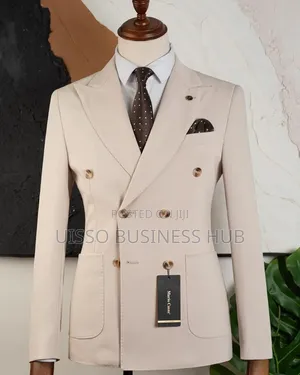 Mario Casas 4-Button Men's Suit
