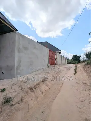 6 Bedroom House for Sale in Rada, Pugu
