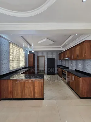 5-Bedroom Luxury Villa for Rent in Oyster Bay