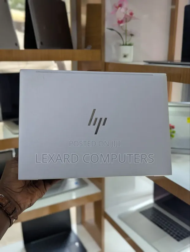 HP EliteBook 840 G10 Laptop: 16GB RAM, 512GB SSD, Core i7 - 1