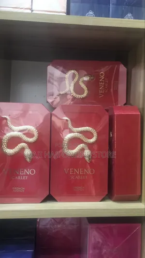Veneno Scarlet French Avenue Parfum