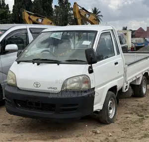 Toyota TownAce Mini Truck 2004