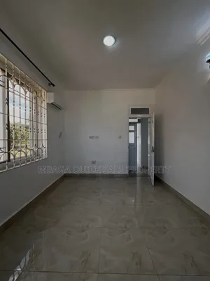 5 Bedroom House for Rent in Goba
