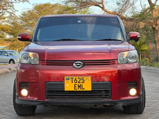 Toyota Corolla Rumion 2011 Red - 1