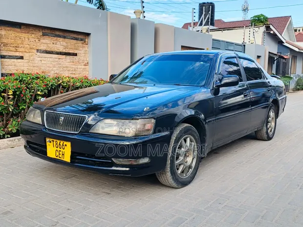 Toyota Cresta 2003 Black - 1