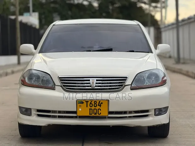 Toyota Mark II 2004 White - 1