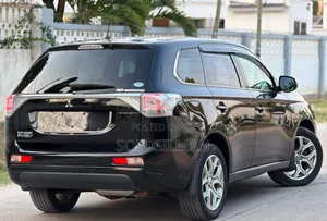 Mitsubishi Outlander PHEV 2013 Black