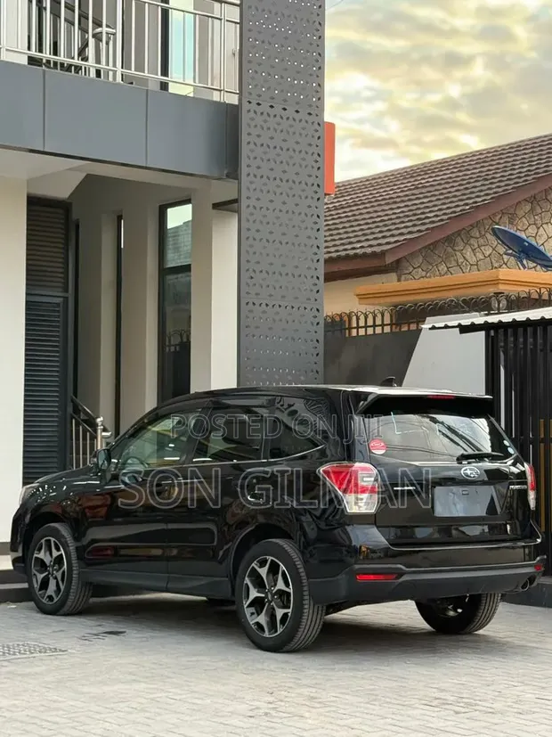 Subaru Forester 2015 Black - 1