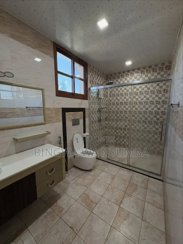 Furnished 3 Bedroom Apartment in Ada Estate for Rent - 1