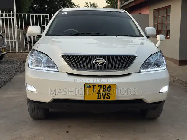 Toyota Harrier 2003 White - 1
