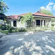 Furnished 4-Bedroom Villa for Rent in Oyster Bay - 1