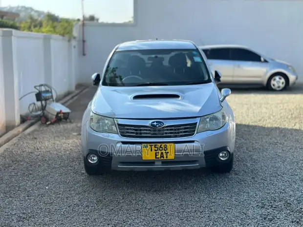 Subaru Forester 2009 Silver - 1