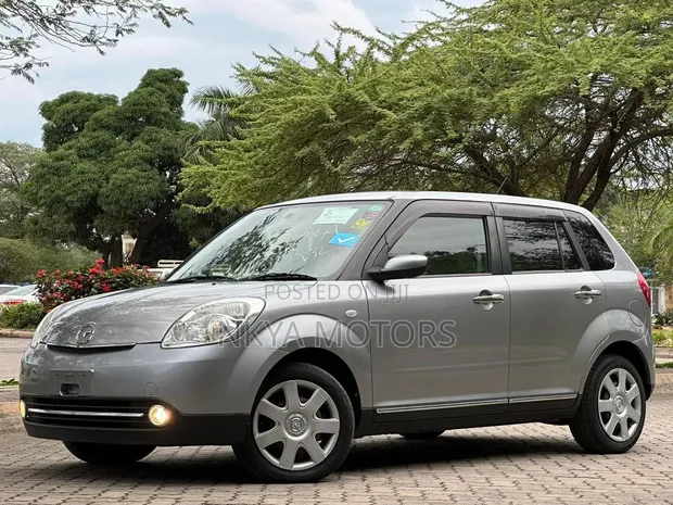 Mazda Verisa 2011 Gray - 1