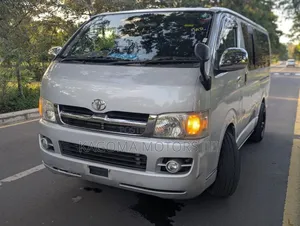 Toyota Hiace Quantum 2005 Silver
