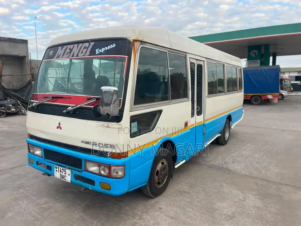 Mitsubishi Fuso Rosa 2000 - White - 1