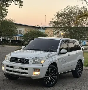 Toyota RAV4 Automatic 2000 - White