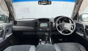Mitsubishi Pajero 2008 Gold