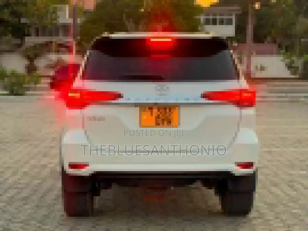 Toyota Fortuner 2018 Pearl - 1