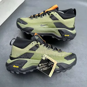 Nike ACG Mountain Fly Gore-Tex Sneakers