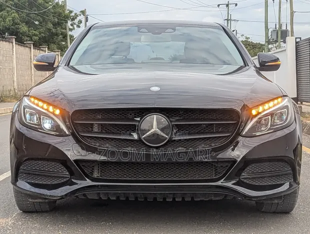 Mercedes-Benz C-Class 2014 Nyeusi - 1