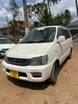 Toyota Noah SR40 2001 - 2