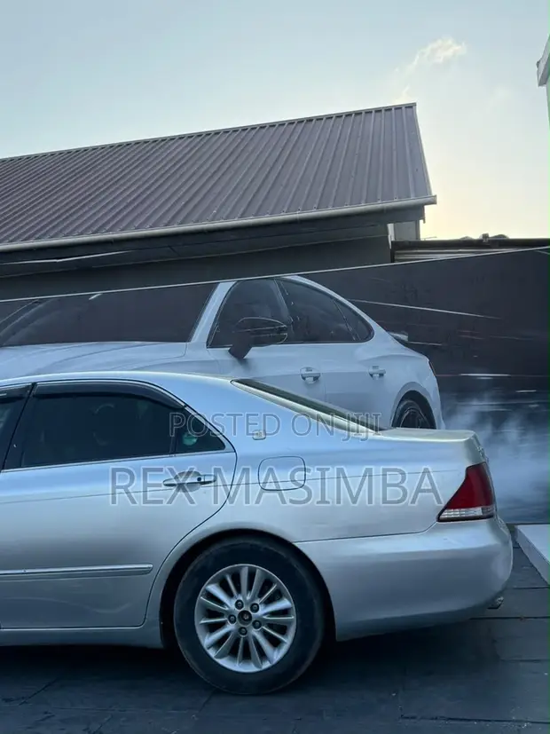 Toyota Crown 2007 Silver - 1