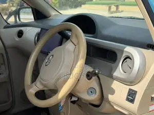 Toyota Porte 2005 Bluu