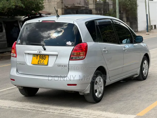 Toyota Corolla Spacio 2004 Silver - 1